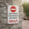Panneau Accès interdit a tout personne sauf service