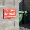 Panneau Tout dépot interdit à coté des conteneurs