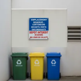 Panneau Emplacement réservé – Panneau Dépôt interdit