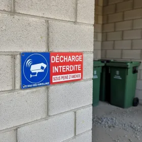 Panneau Décharge Interdite : Amende, Vidéosurveillance & Signalétique