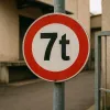 Panneau Interdit aux 7T – Panneau routier