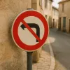 B2a Interdiction de tourner à gauche – Panneau routier
