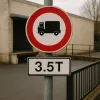 Panneau Interdit 3.5T Poids Lourds - Signalisation Routière