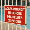 Panneau accès piscine interdit hors horaires autorisés