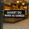 Vinyle adhésif personnalisé en bandeau, collé sur la porte vitrée d'une boulangerie