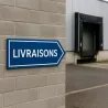 Panneau de direction à droite — cour d'entreprise