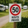 Limitation 50 km/h — allée d'un camping