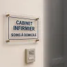 Plaque professionnelle plexi — entrée d'un cabinet